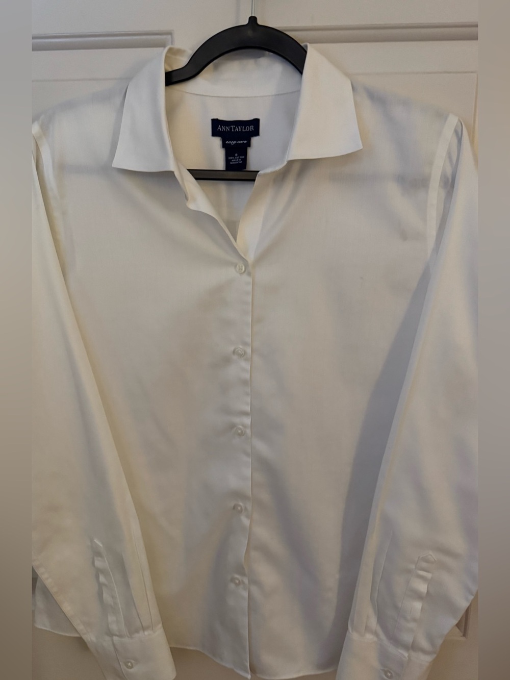 Ann Taylor Shirt 100% Cotton in White Easy Care Shirt with Point Collar Size - 8